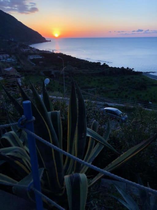 Appartamento Per 2 Persone Con Vista Sulle Eolie Casa Spisidda "Lipari" Gioiosa Marea Dış mekan fotoğraf